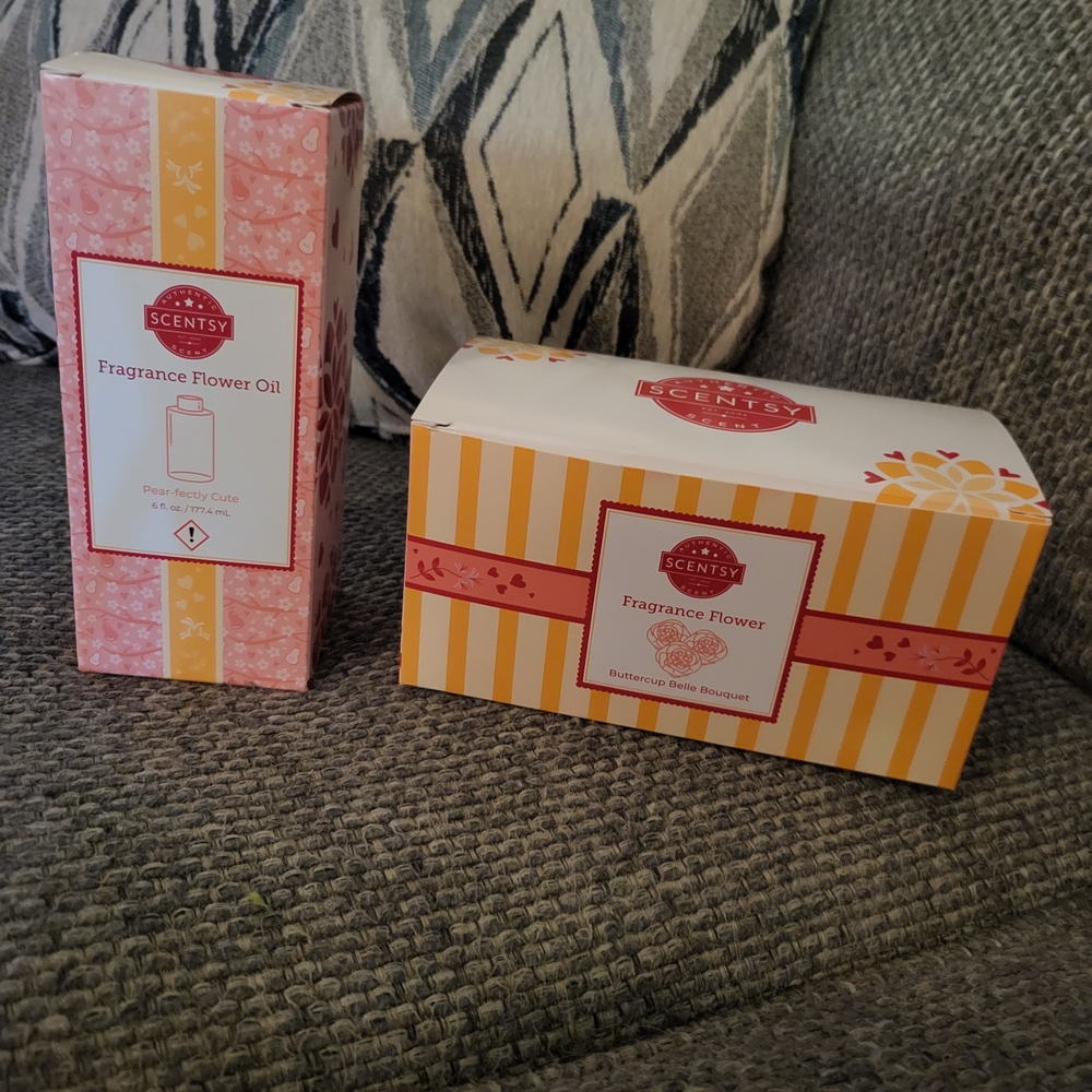 Scentsy Fragrance Flower Oil in Pink and Yellow